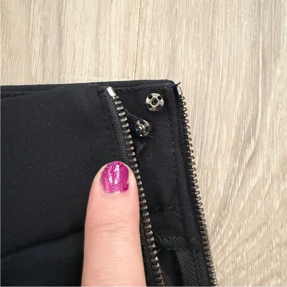 Ann Taylor Black Leggings - Picture 4 of 8